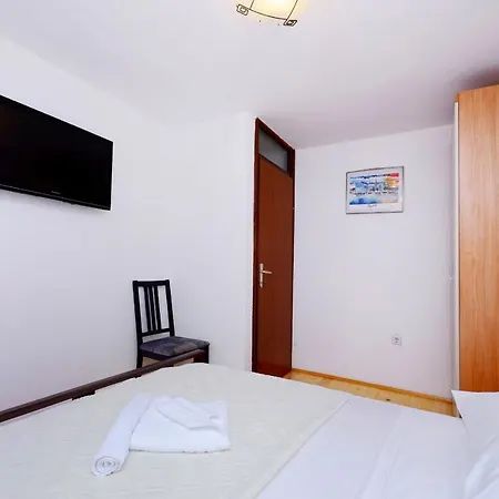House Milovan